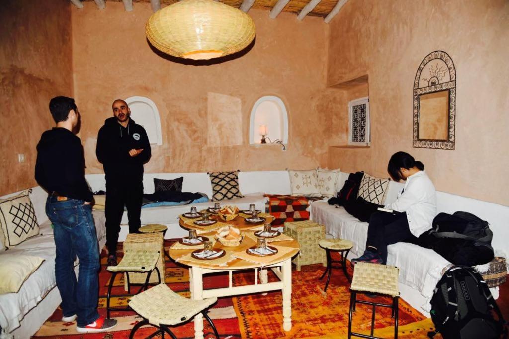 Tigmi Hamid Decouverte Des Traditions Et De La Culture Berbere Ait Benhaddou Extérieur photo