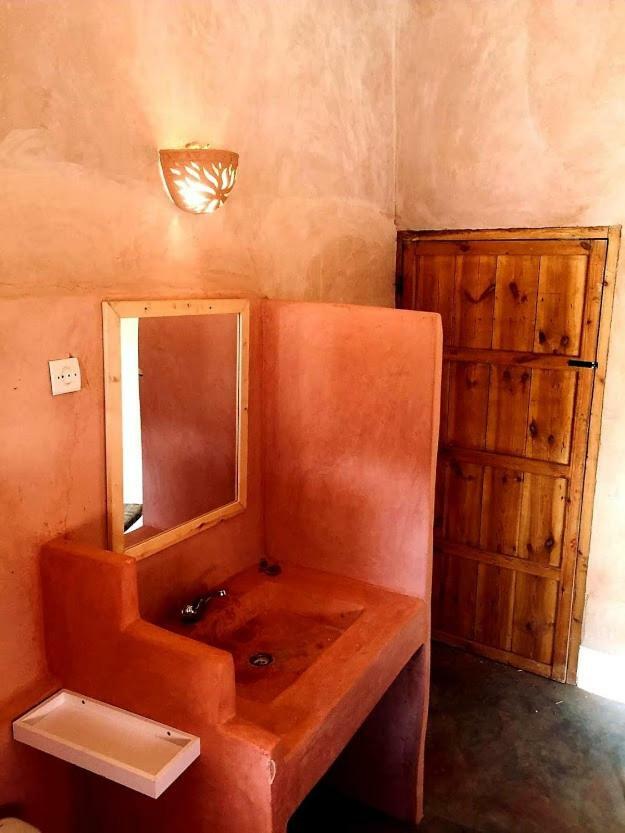 Tigmi Hamid Decouverte Des Traditions Et De La Culture Berbere Ait Benhaddou Extérieur photo